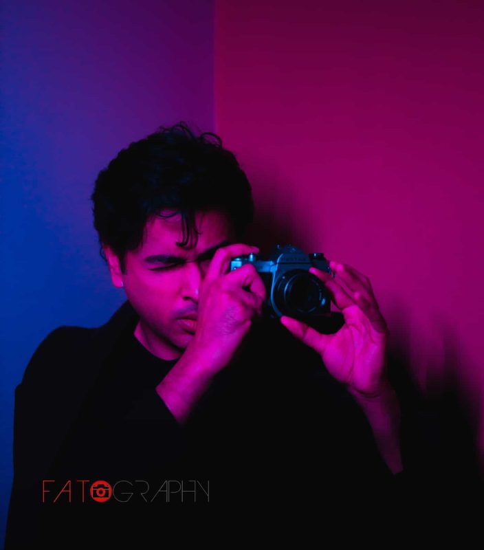 Neon Light Photography Dubai – Modern Studio Portraits with Cinematic Glow & Mood