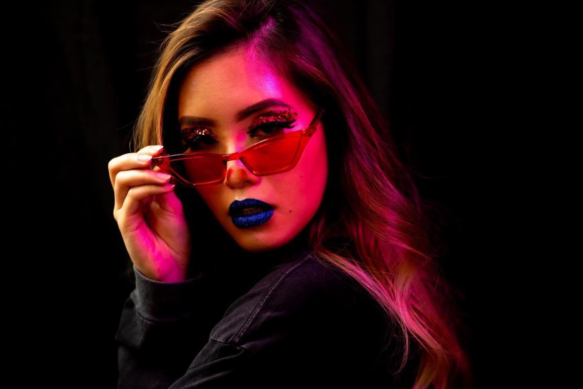 Neon Light Photography Dubai – Modern Studio Portraits with Cinematic Glow & Mood