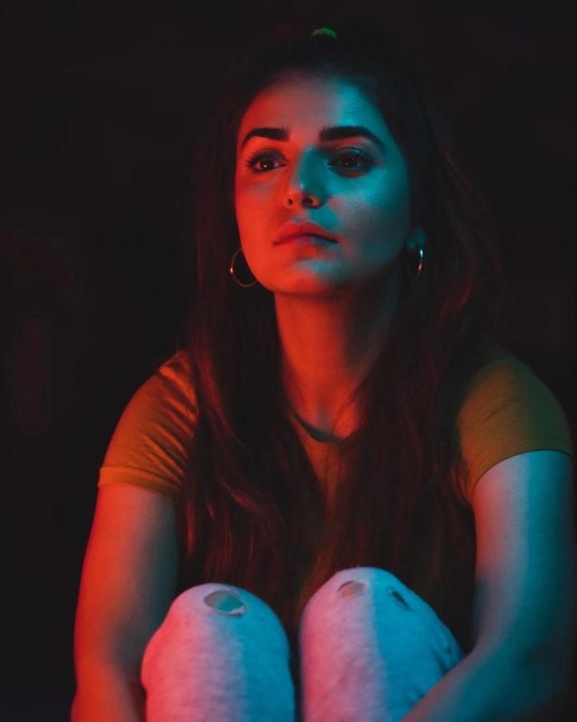 Neon Light Photography Dubai – Modern Studio Portraits with Cinematic Glow & Mood