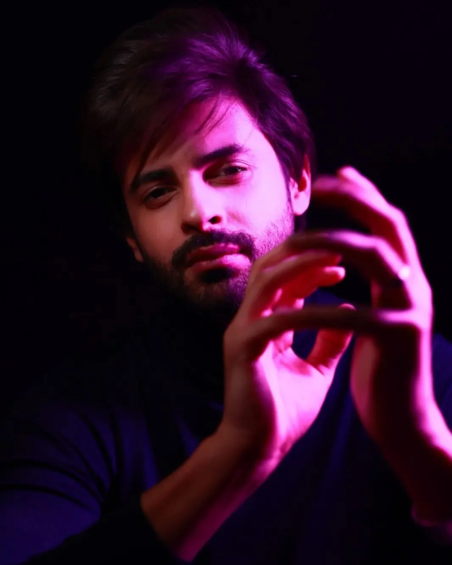 Neon Light Photography Dubai – Modern Studio Portraits with Cinematic Glow & Mood