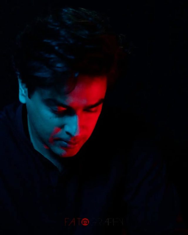 Neon Light Photography Dubai – Modern Studio Portraits with Cinematic Glow & Mood