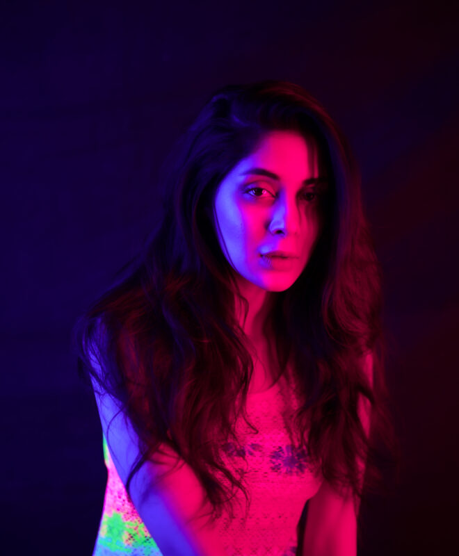 Neon Light Photography Dubai – Modern Studio Portraits with Cinematic Glow & Mood