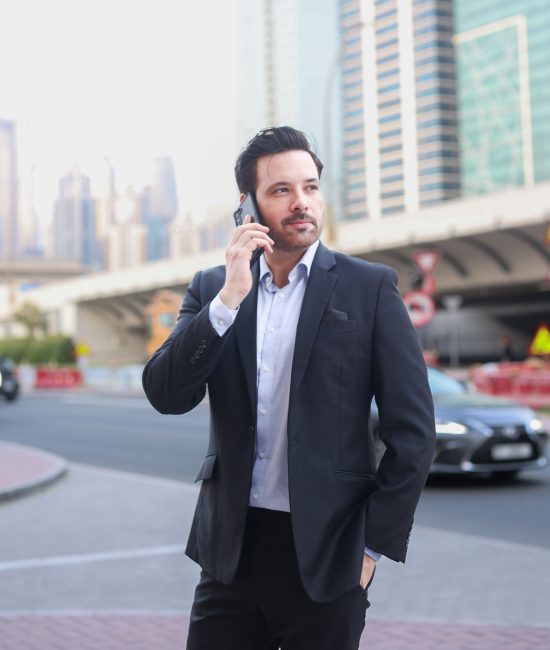 Corporate Headshot Photographer Dubai – Elegant, Sharp & Confident Business Portraits