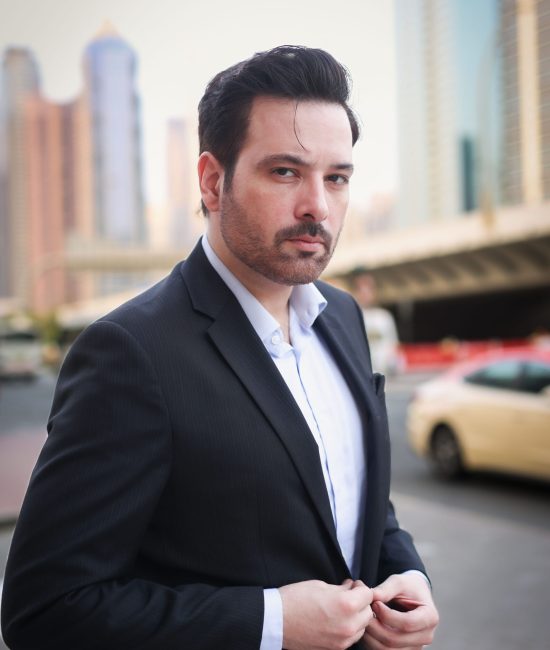Corporate Headshot Photographer Dubai – Elegant, Sharp & Confident Business Portraits