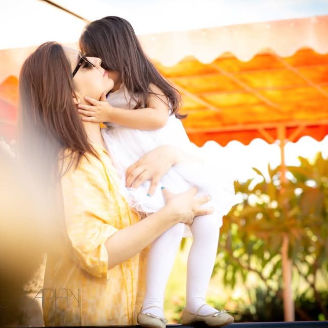 Outdoor family lifestyle photography session captured in Dubai by Fatography.