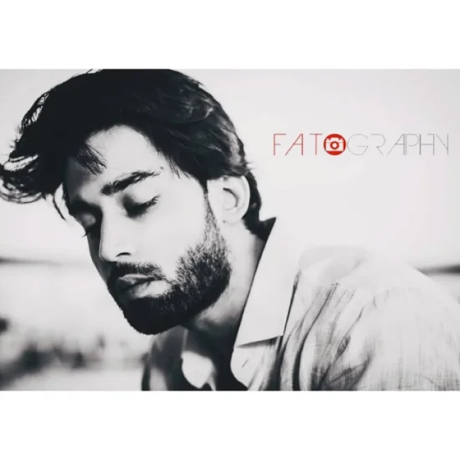 Elegant Black and White Photoshoot Dubai – Professional Portraits by Fatography Studio