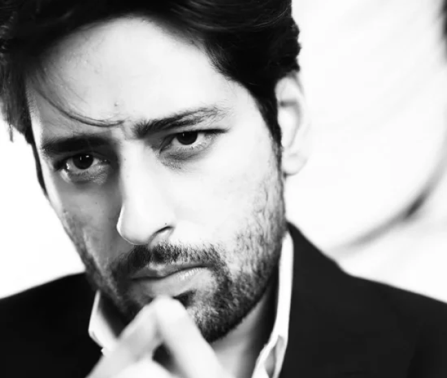 Elegant Black and White Photoshoot Dubai – Professional Portraits by Fatography Studio