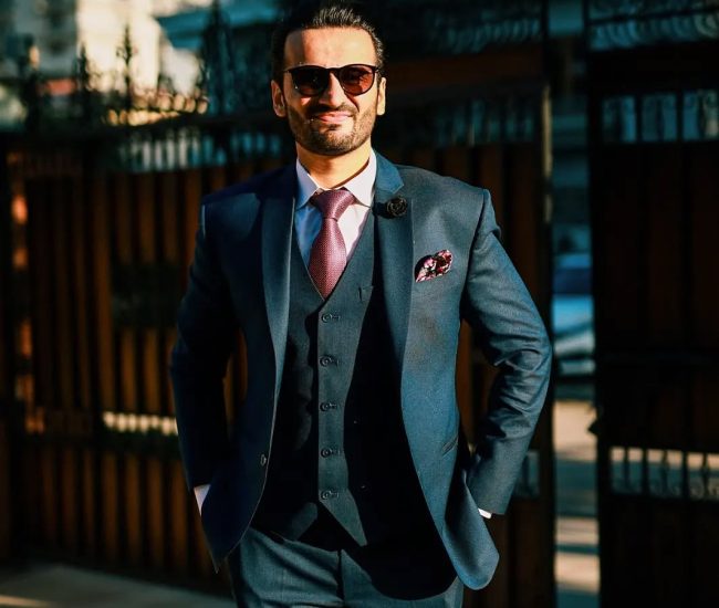 Fun and candid pre-wedding photography in backyard garden