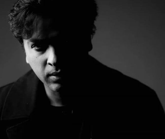 Elegant Black and White Photoshoot Dubai – Professional Portraits by Fatography Studio