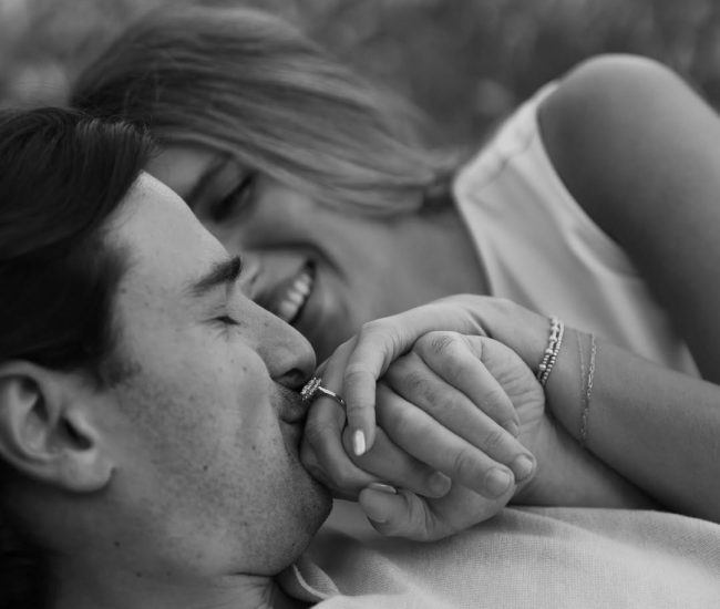Bride on swing during a Fatography pre wedding photography session.