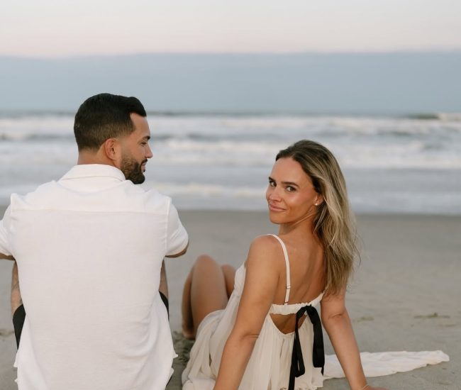Romantic couple photography on the beach by Fatography pre wedding team.