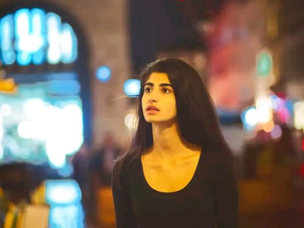 Lifestyle Photographer Dubai – Creative Portraits for Influencers, Creators & Professionals