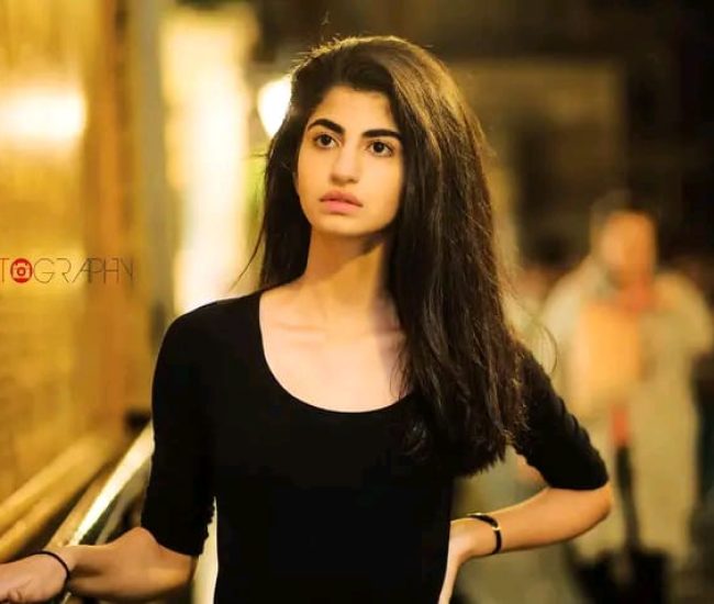 Lifestyle Photographer Dubai – Creative Portraits for Influencers, Creators & Professionals